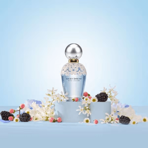Marc Jacobs Daisy Dream EDT Spray 100ml Image https://cdn11.bigcommerce.com/s-g585yu857h/images/stencil/1280w/products/15752/29204/144204-2__49857.1775920186.png1
