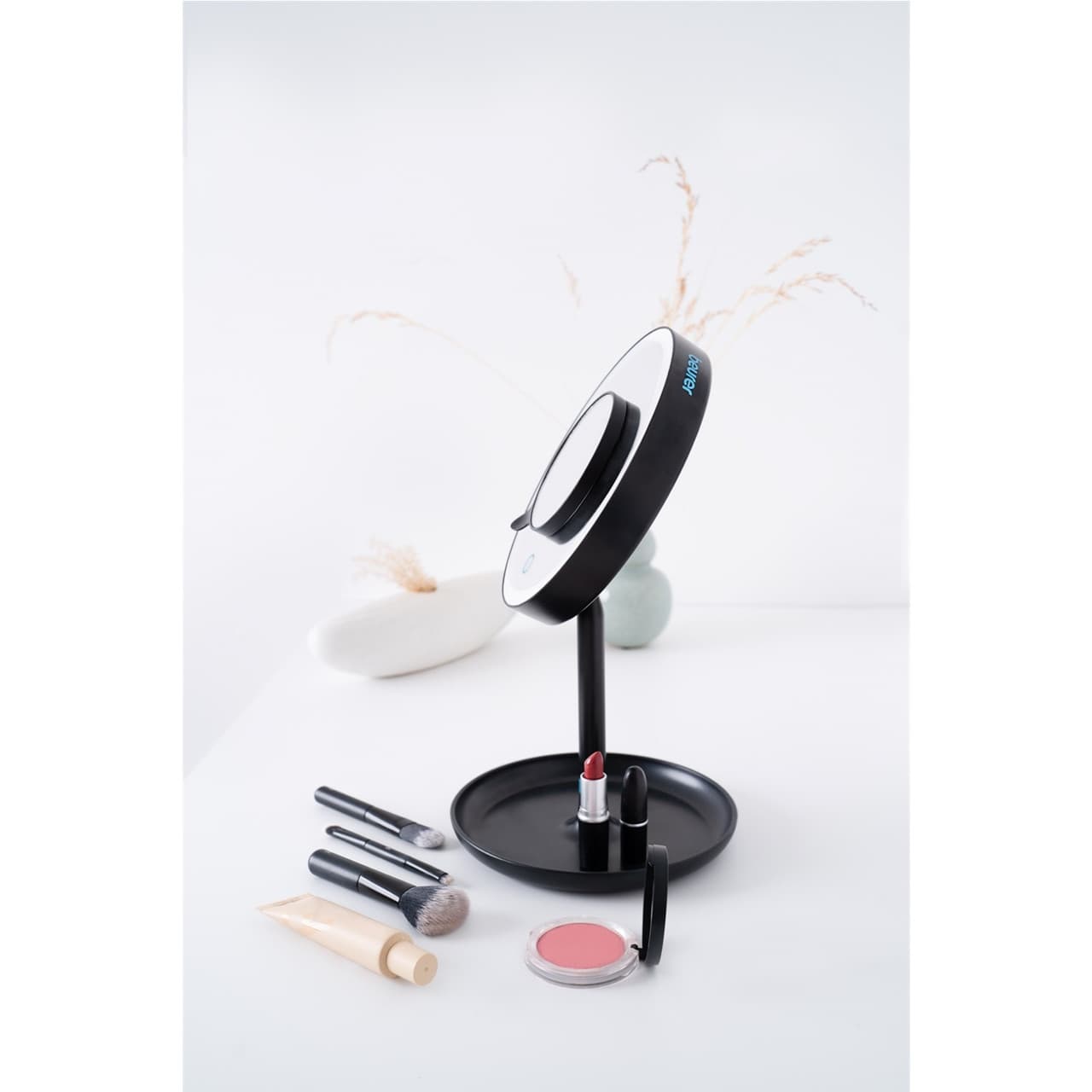 Beurer Illuminated Vanity Mirror Black Image https://cdn11.bigcommerce.com/s-g585yu857h/images/stencil/1280w/products/1646/2432/Beurer-Illuminated-Vanity-Mirror-Black__90782__83992.1740667792.jpg1