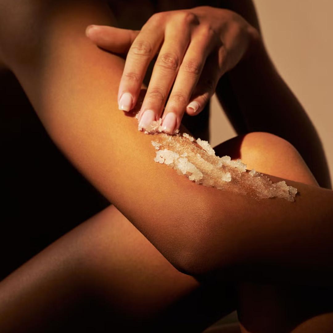 The Ritual of Ayurveda Body Scrub 300g Image https://cdn11.bigcommerce.com/s-g585yu857h/images/stencil/1280w/products/7606/13213/159547_B__72694.1744294352.jpg1